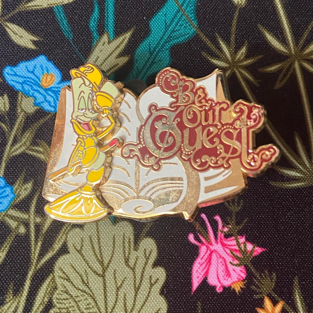 Disney Cast Member Exclusive Pin